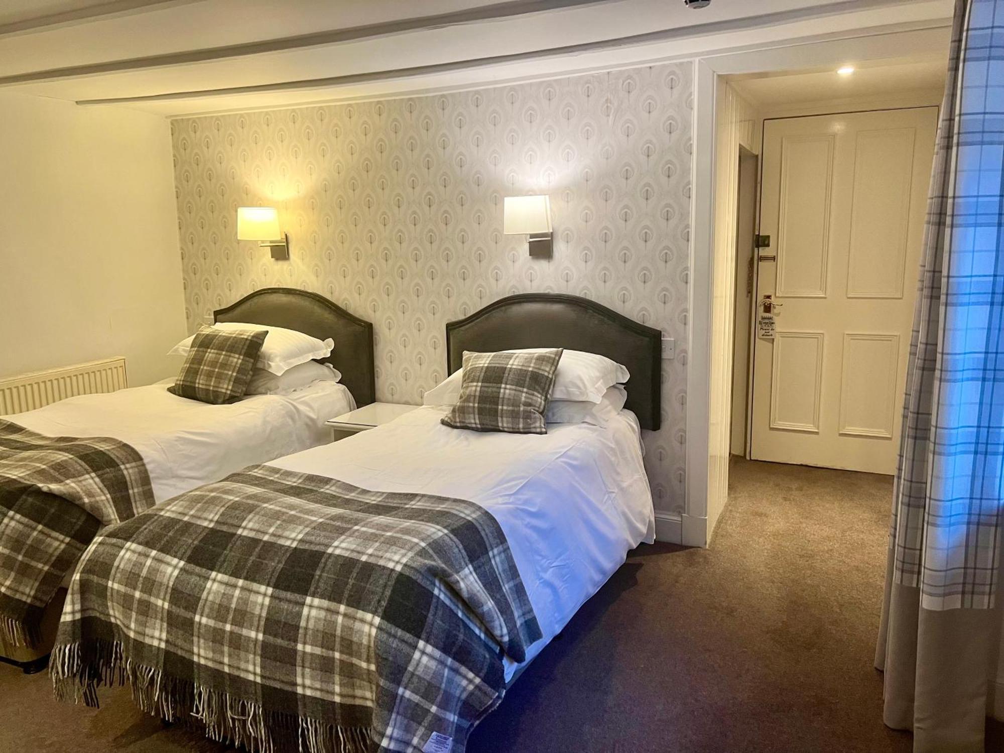 Selkirk Arms Hotel Kirkcudbright Esterno foto